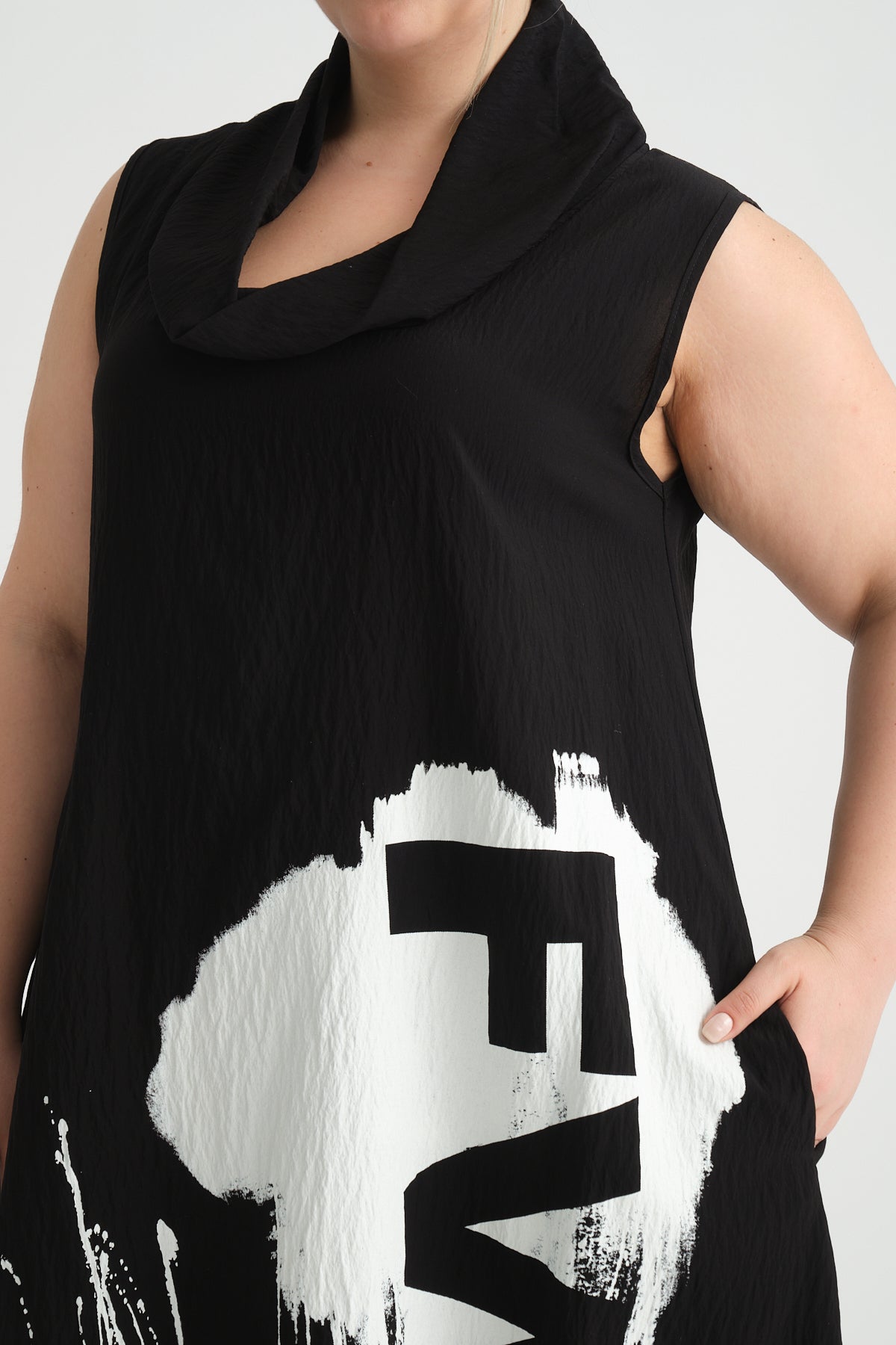 Zedd Plus Kleid Schwarz und Weiß gemustert Netz am Saum 42 44 46 48 50 52 54 56 58 60 62