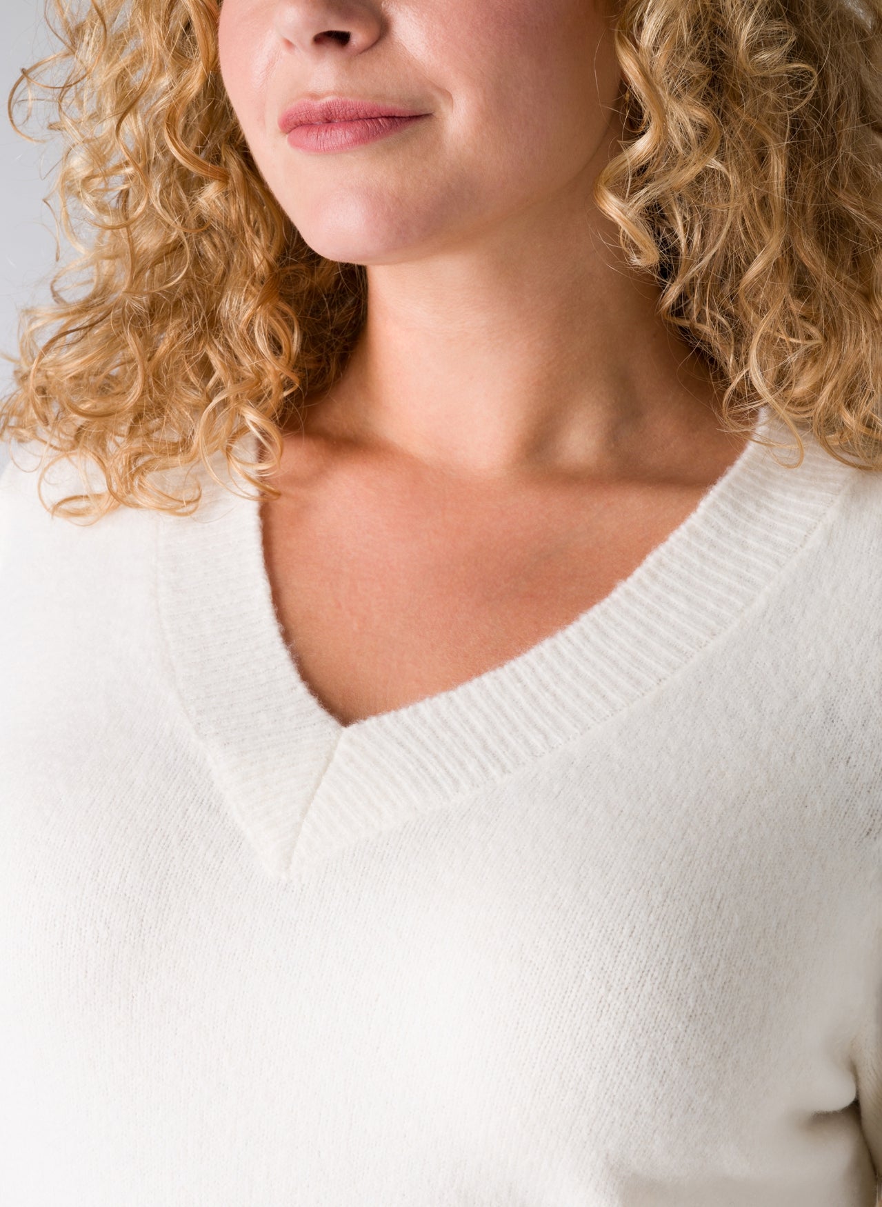 Yesta Strickpullover ecru weiß V-Ausschnitt 44 46 48 50 52 54 56 58