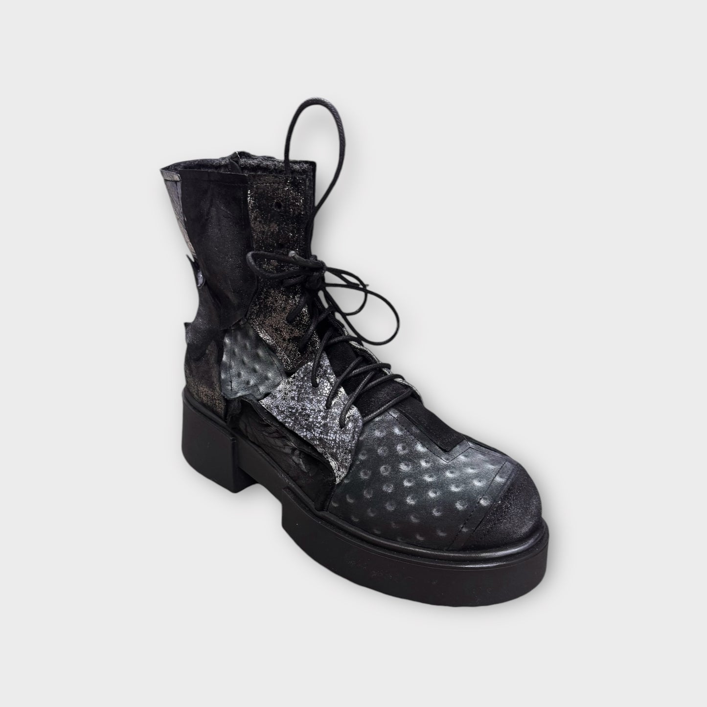 Papucei Stiefelette Boot schwarz mit silbernen Patches 39 40 41 42 43