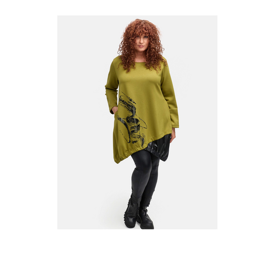 DYB Tunika Sunny Olive – ausgefallenes Design trifft Komfort 42 44 46 48 50 52 54 56