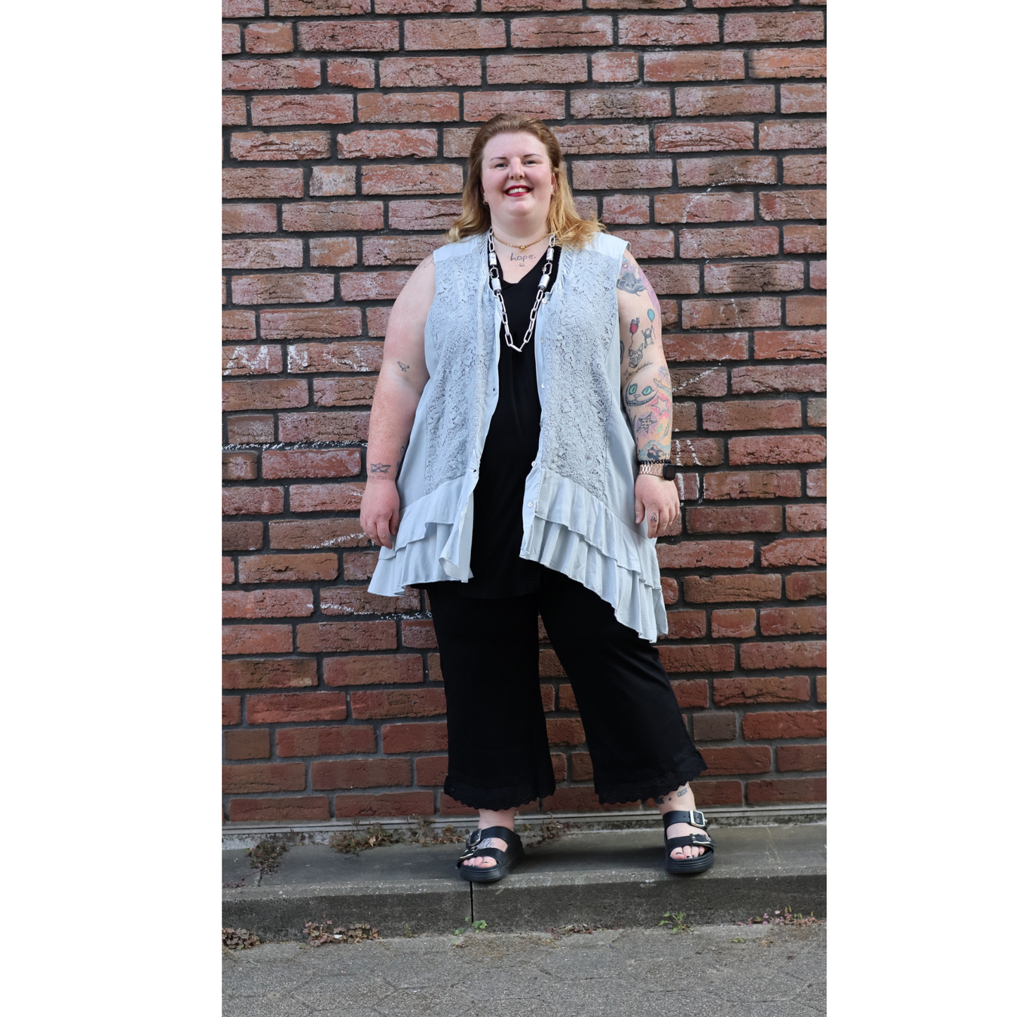 A-Linien-Weste mit Spitze & Volants – One Size diverse Farben 50 52 54 56 58 60 62