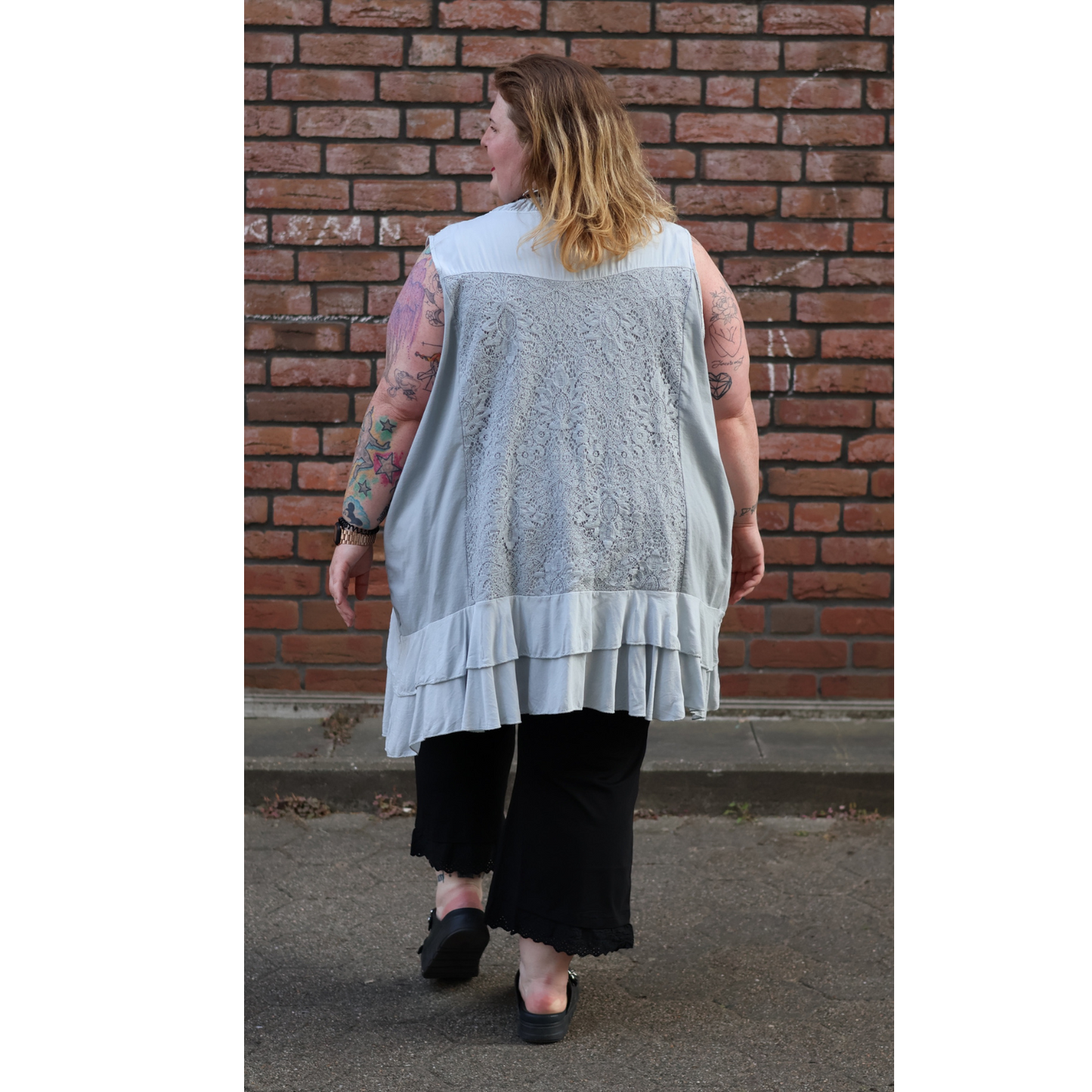 A-Linien-Weste mit Spitze & Volants – One Size diverse Farben 50 52 54 56 58 60 62
