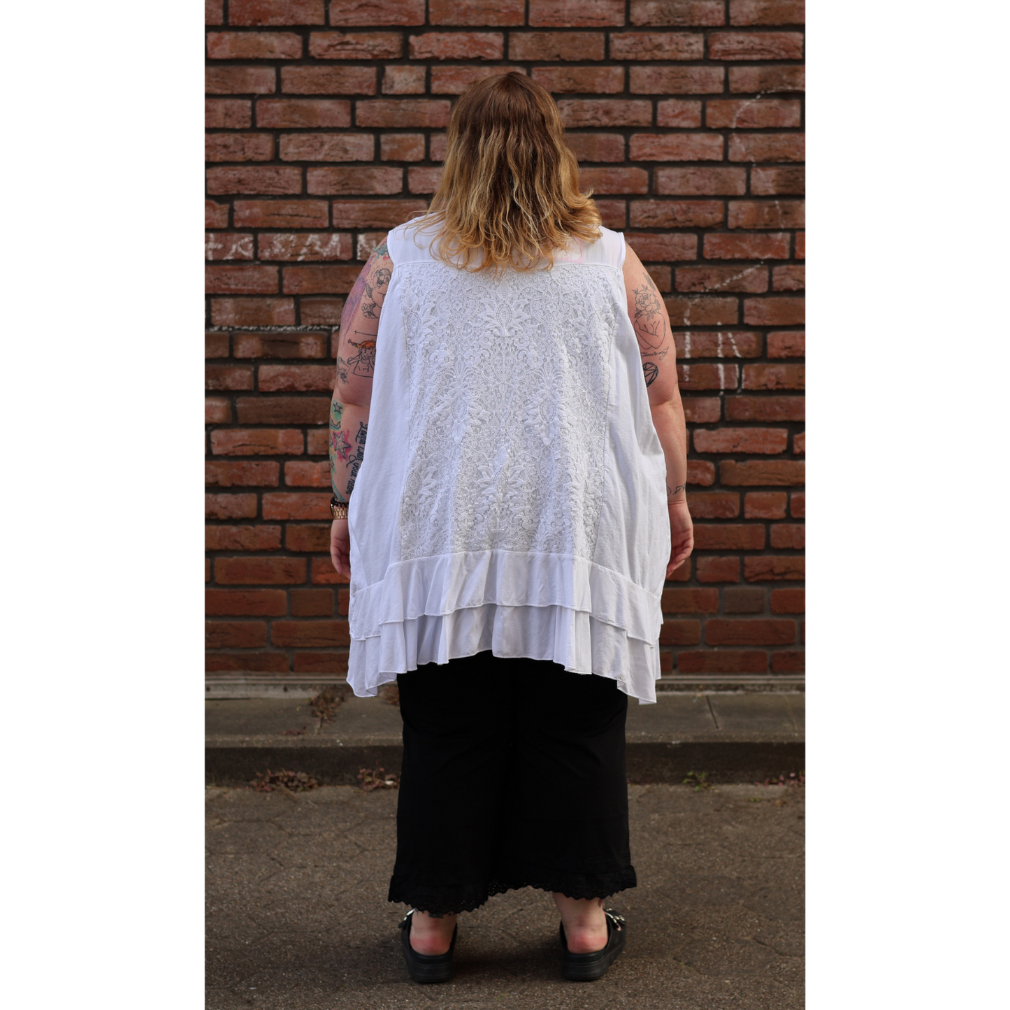 A-Linien-Weste mit Spitze & Volants – One Size diverse Farben 50 52 54 56 58 60 62