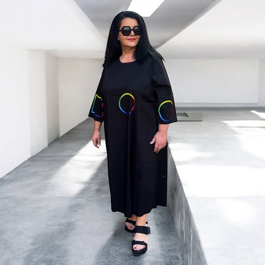 Geometrie trifft Style – Kleid mit Regenbogenprint von Studio Denmark 42 44 46 48 50 52 54 56