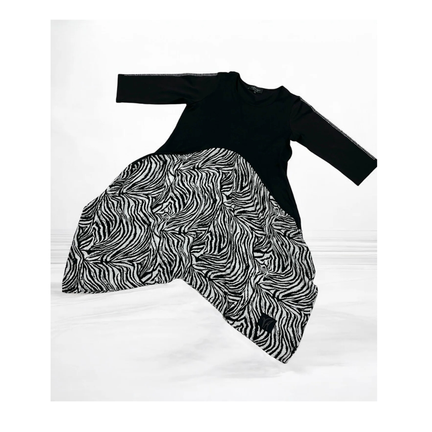 Vincenzo Allocca Long-Tunika „Zebra Flow“ – extravagant & voller Stil 40 42 44 46 48 50 52 54 56 58 60 62