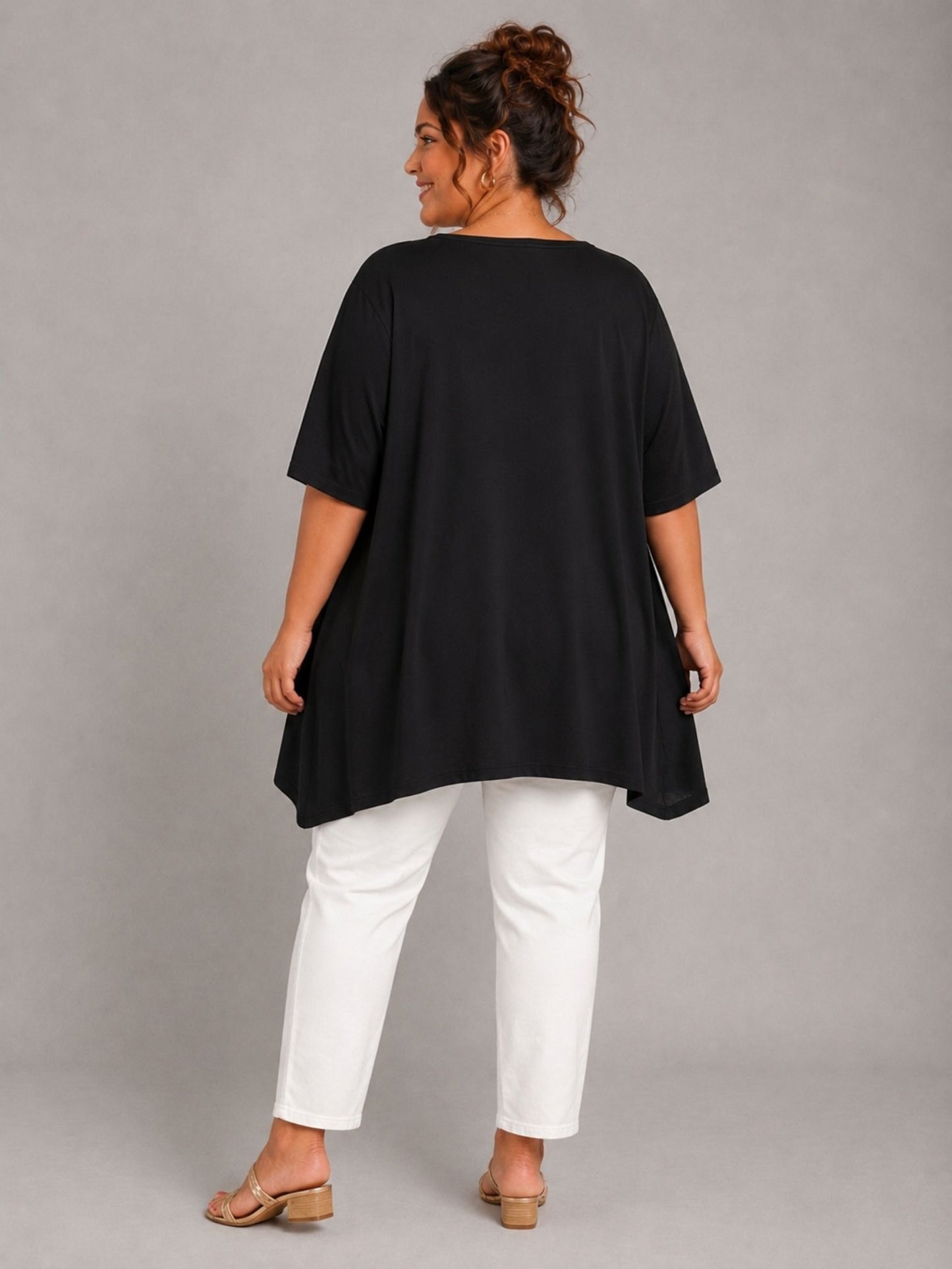 Frenzi Oversize Shirt – Frauenmotiv Print – Große Größen 44–58
