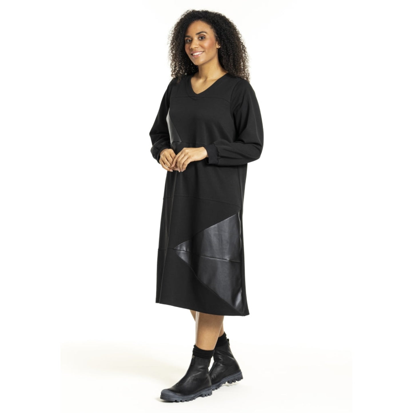 Studio Tunika Schwarz Rollkragen A-Form große Größen – Nickis XXL Fashion – Ansicht 3