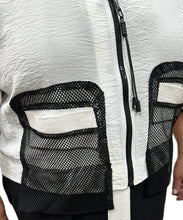 Lade das Bild in den Galerie-Viewer, La Velina Kleid mit Überwurf Jacke Netz Knöpfe schwarz weiß Gr 1 - 3

