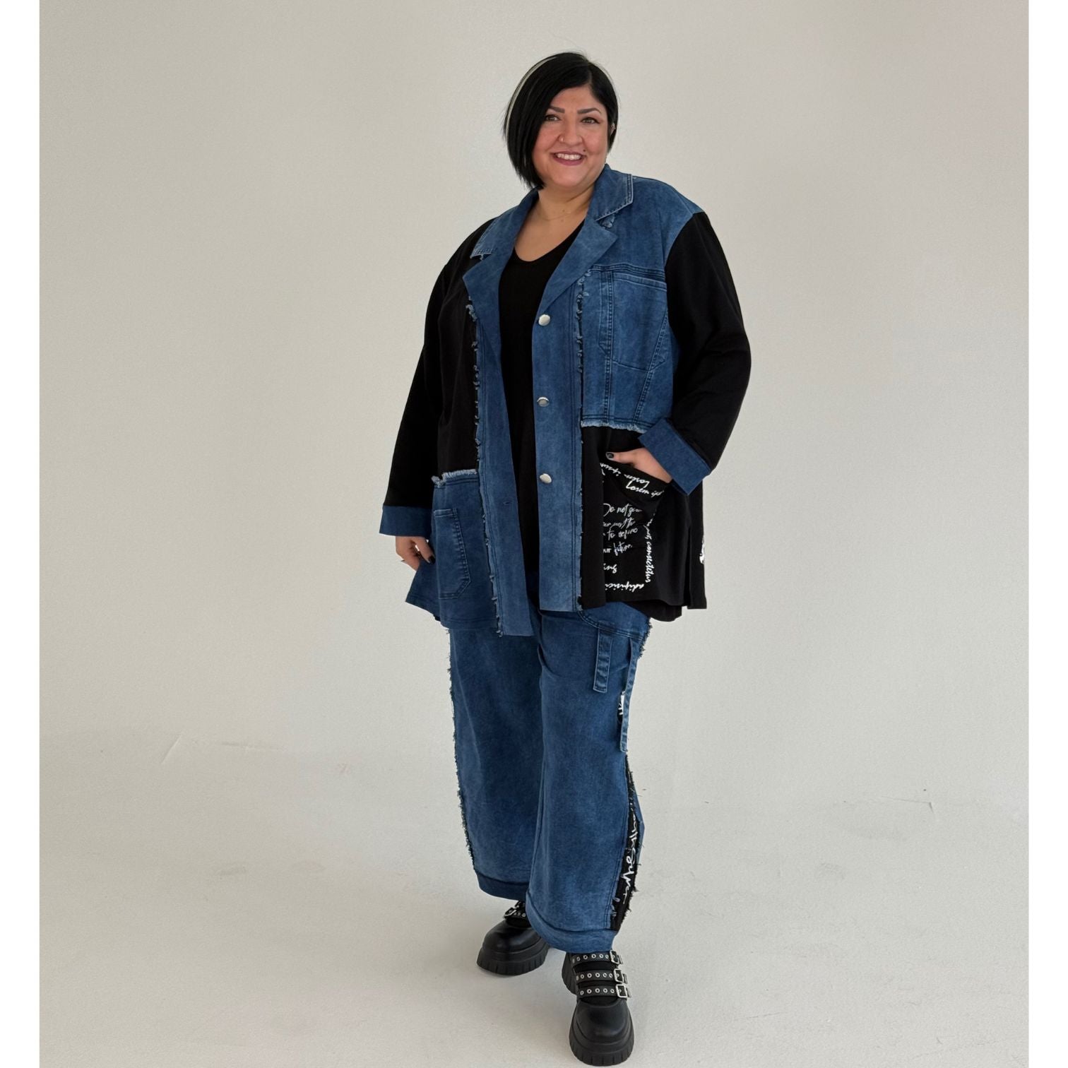 Sinne by Coom Jeanshose Jeansblau Schrift große Größen – Nickis XXL Fashion – Ansicht 6
