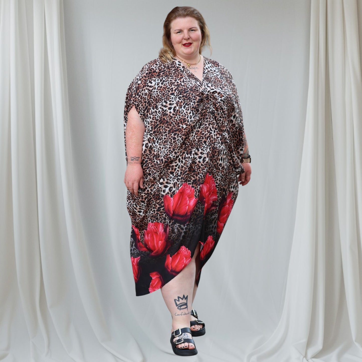 Mix Virage Leo & Red Flowers Oversize Kleid aus federleichter Viskose 44 46 48 50 52 54 56 58