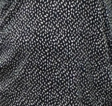 Lade das Bild in den Galerie-Viewer, Magna Shirt A-Form schwarz weiß gemustert Gr 44/46 - 56/58
