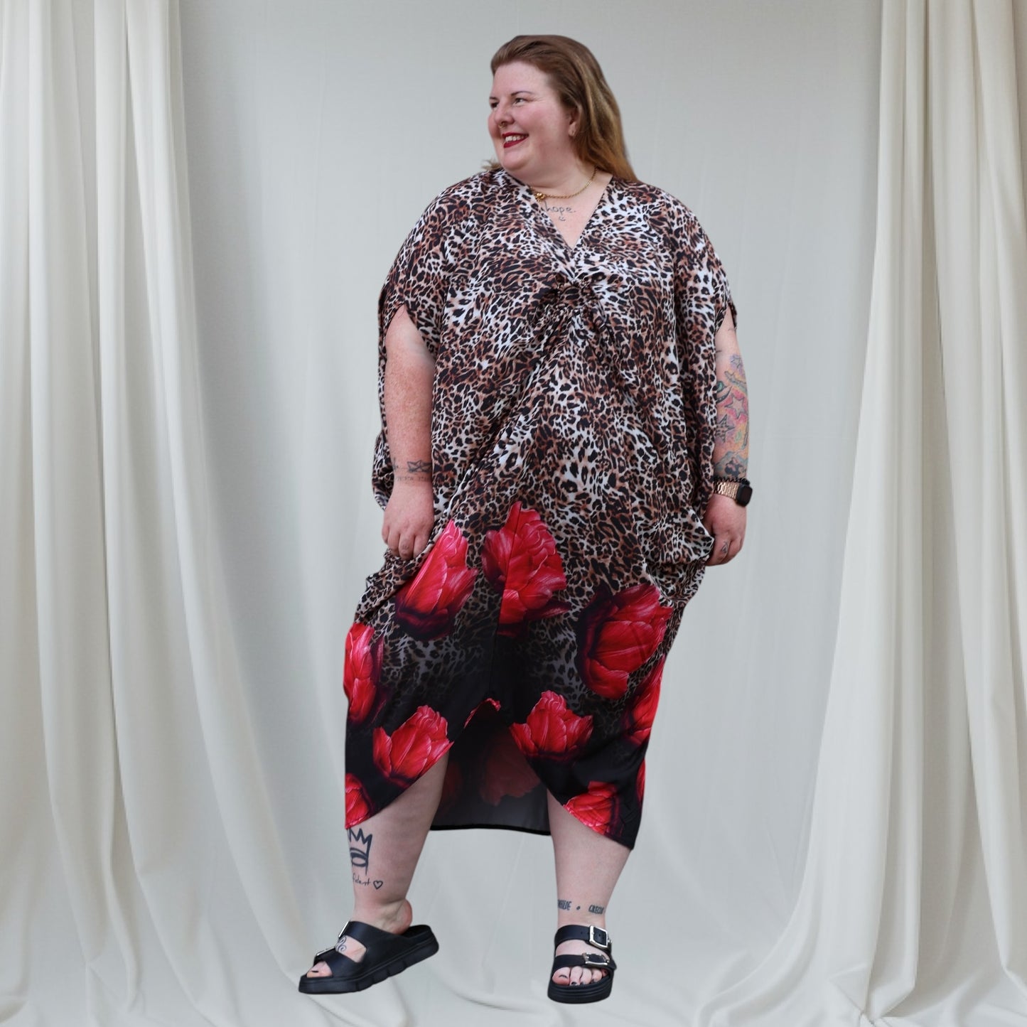 Mix Virage Leo & Red Flowers Oversize Kleid aus federleichter Viskose 44 46 48 50 52 54 56 58