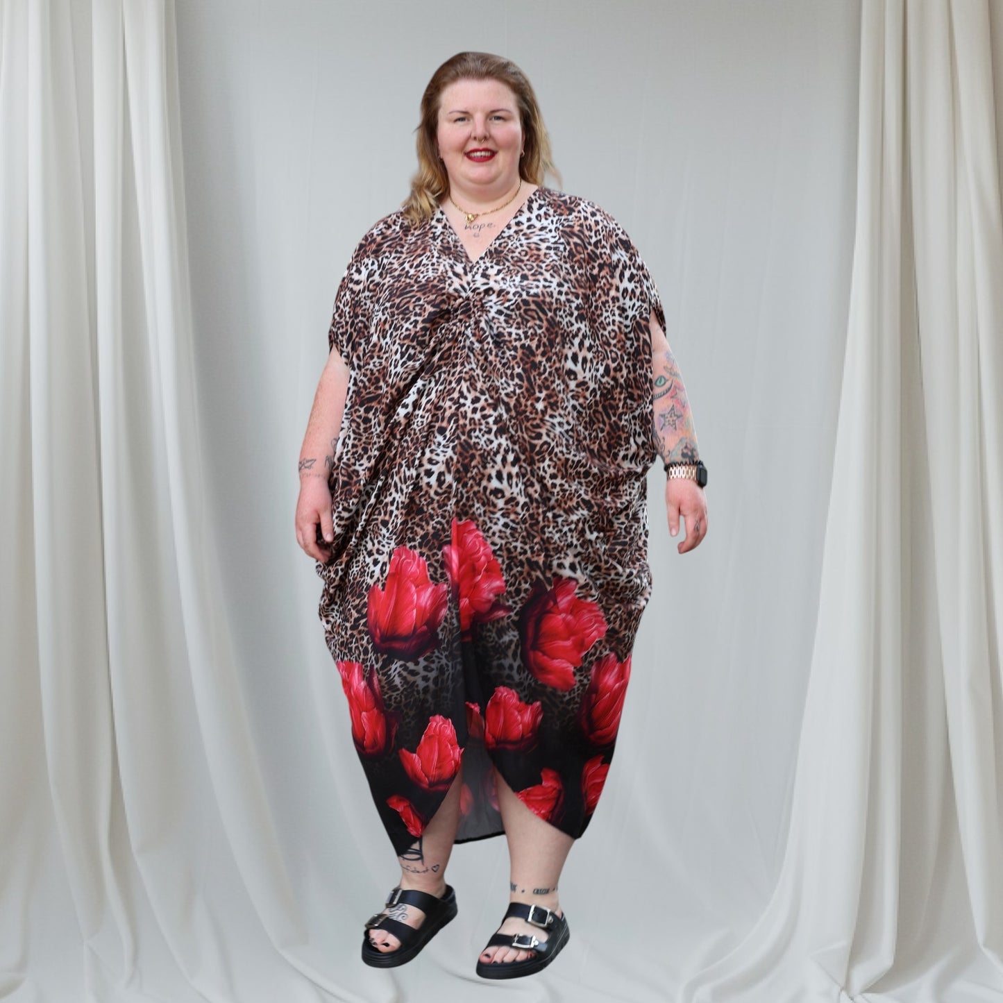 Mix Virage Leo & Red Flowers Oversize Kleid aus federleichter Viskose 44 46 48 50 52 54 56 58