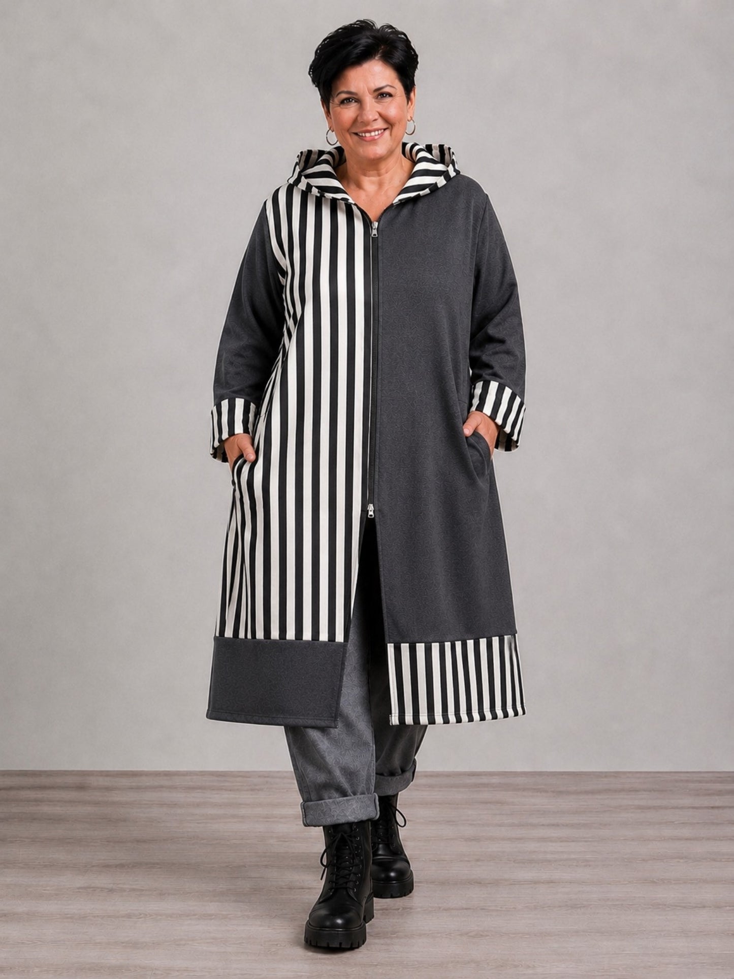 AKH Fashion Mantel Viskose mit Kapuze und Streifen Oversize – Anthrazit/Schwarz-Weiß, Einheitsgröße 44–54