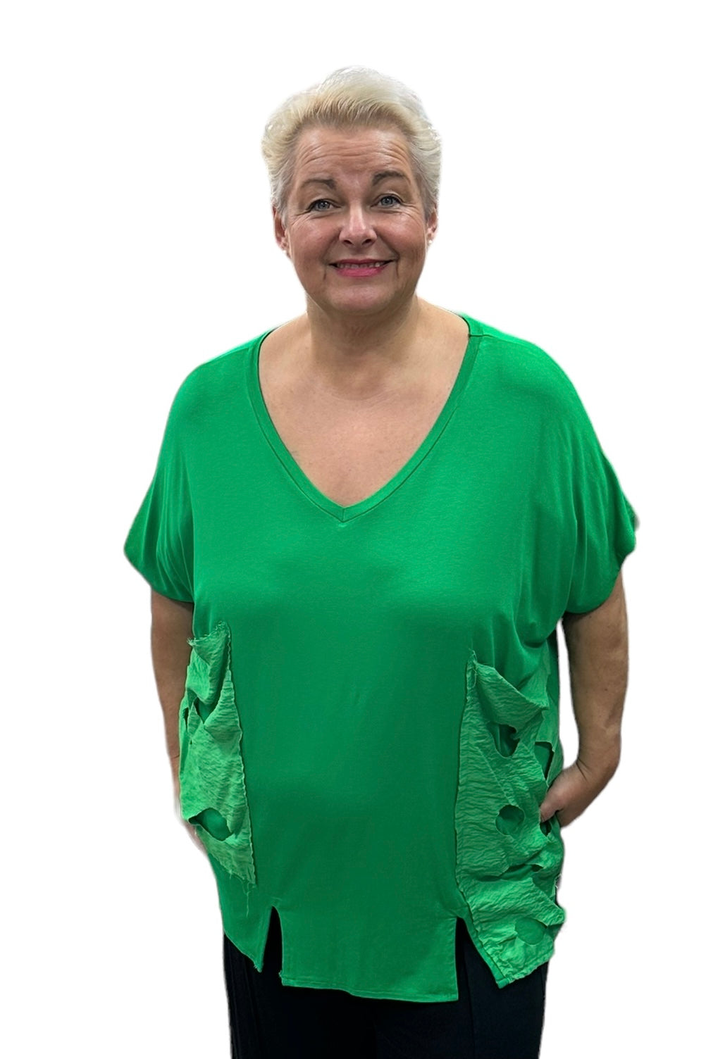 La Velina Shirt mit Taschen aus Löchern grün oder schwarz Gr 1 - 3