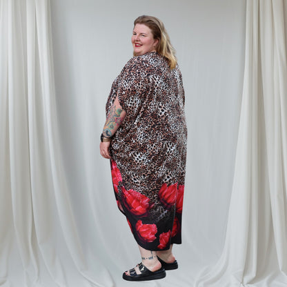 Mix Virage Leo & Red Flowers Oversize Kleid aus federleichter Viskose 44 46 48 50 52 54 56 58