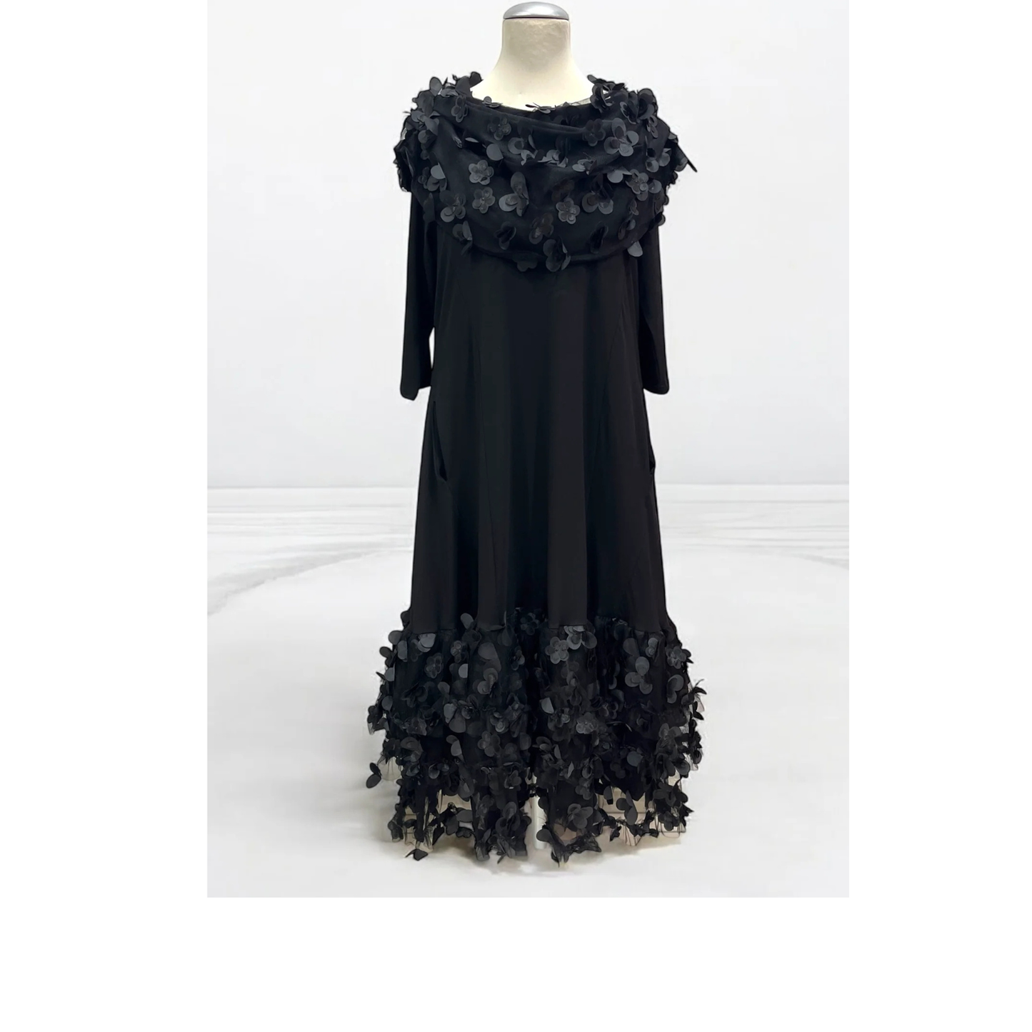 Vincenzo Allocca Avantgarde-Kleid – der Star des Abends in 3D-Optik44 46 48 50 52 54 56 58 60 62