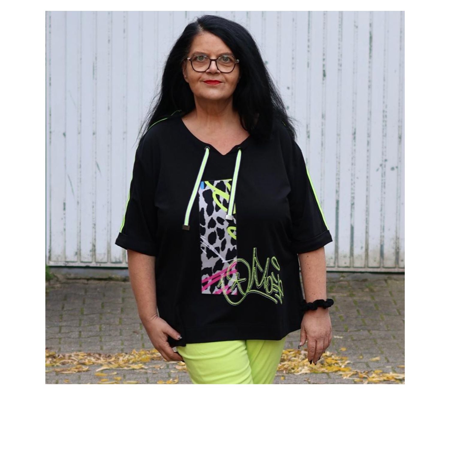 doris-streich-shirt-schwarz-animal-neon-nickis-xxl-fashion-1.jpg