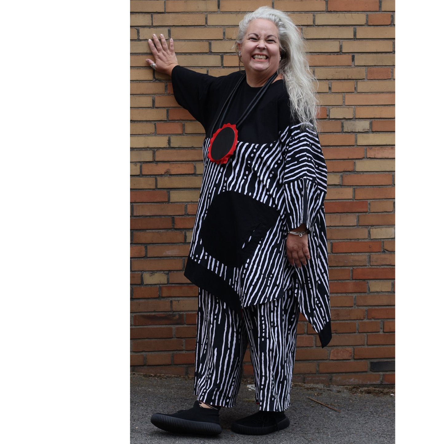 Bread & Butter „Art Linea“ Set – Tunika & Hose im Oversize-Look mit roten Akzenten 48 50 52 54 56 58 60 62 64
