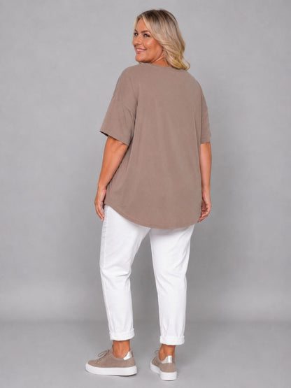 Shirt V-Ausschnitt Nieten Kurzarm Oversize – Gelb, Hellblau, Lila, Beige/Stein, Taupe & Weiß – Einheitsgröße 46–54