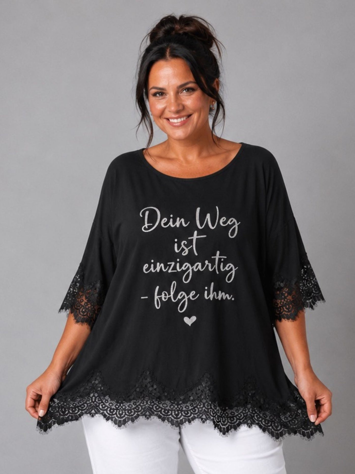 Shirt Spitze Straß-Schriftzug „Dein Weg ist einzigartig" – Mint, Schwarz, Weiß, Rosa, Pink, Koralle, Gelb, Beige, Hellblau – Einheitsgröße 44–52