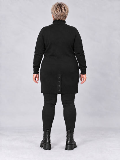 Schwarzer Feinstrickpullover mit Knopfleiste und seitlichen Schlitzen am Saum, Rückansicht