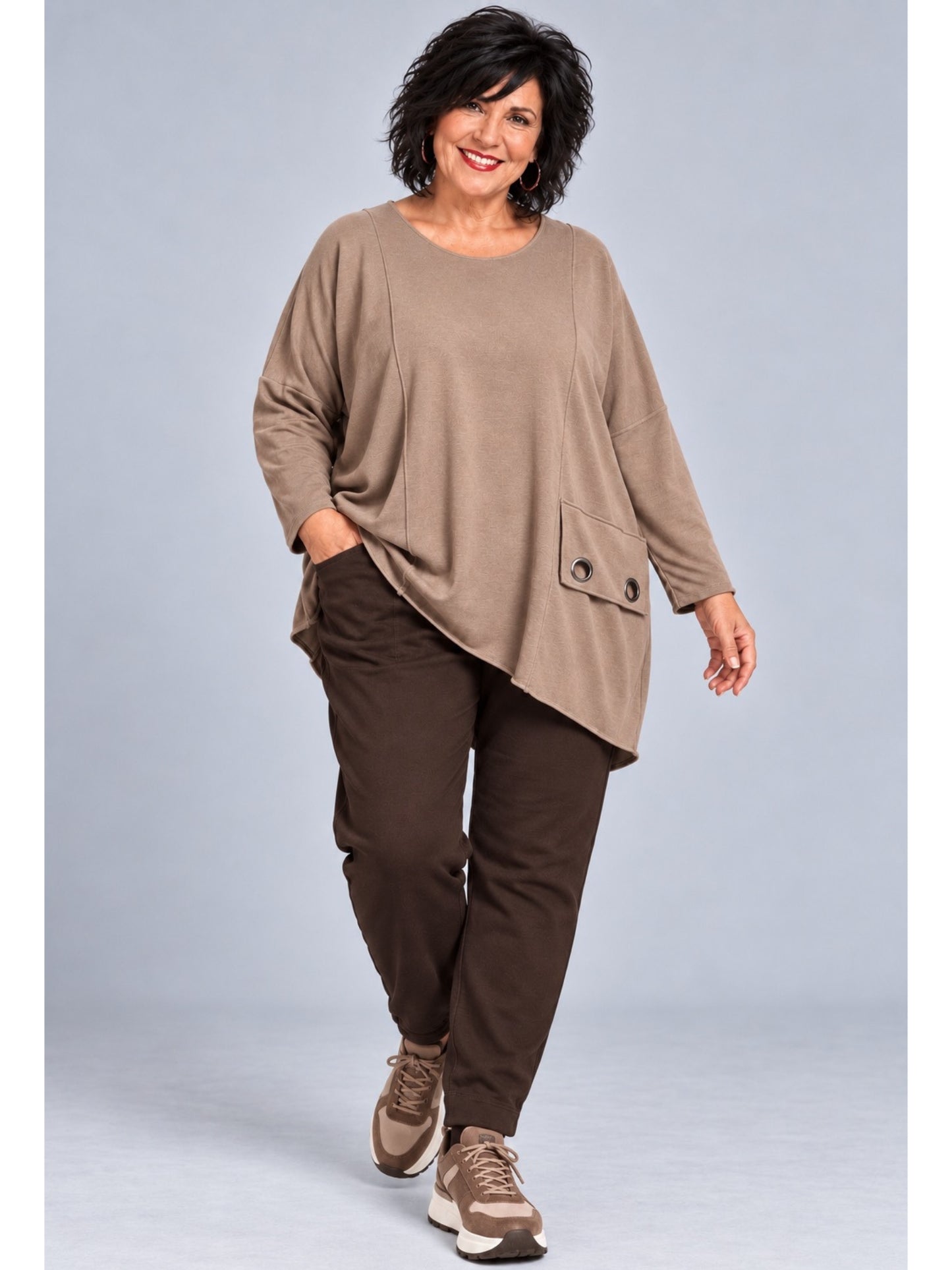 Amandine Feinstrick-Pullover mit abnehmbarer Ösen-Tasche Oversize – viele Farben, Einheitsgröße 44–60