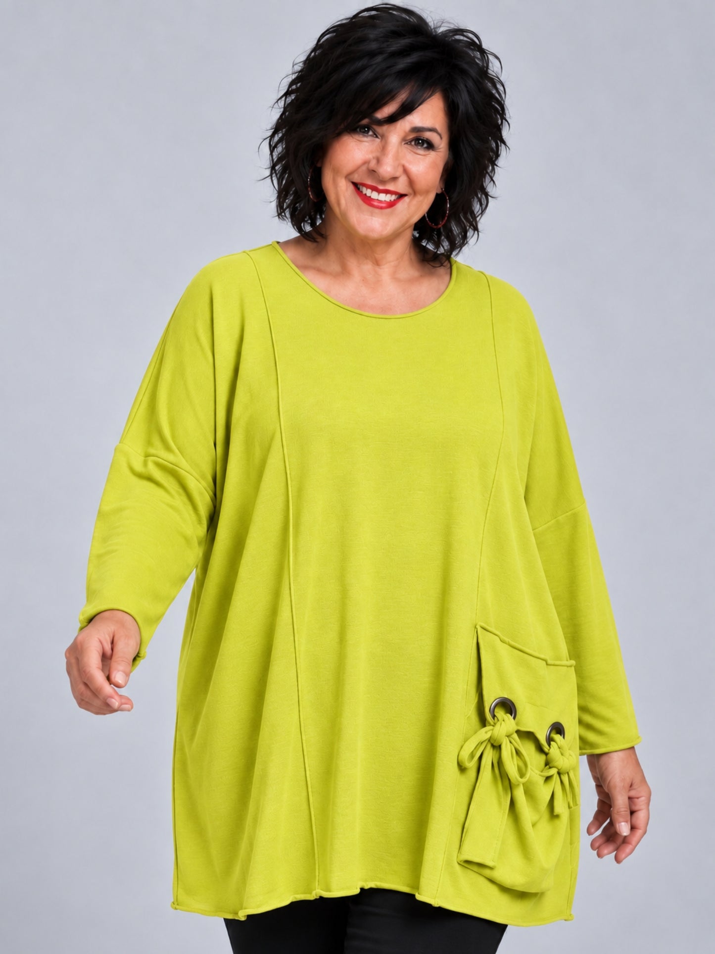 Amandine Feinstrick-Pullover mit abnehmbarer Ösen-Tasche Oversize – viele Farben, Einheitsgröße 44–60