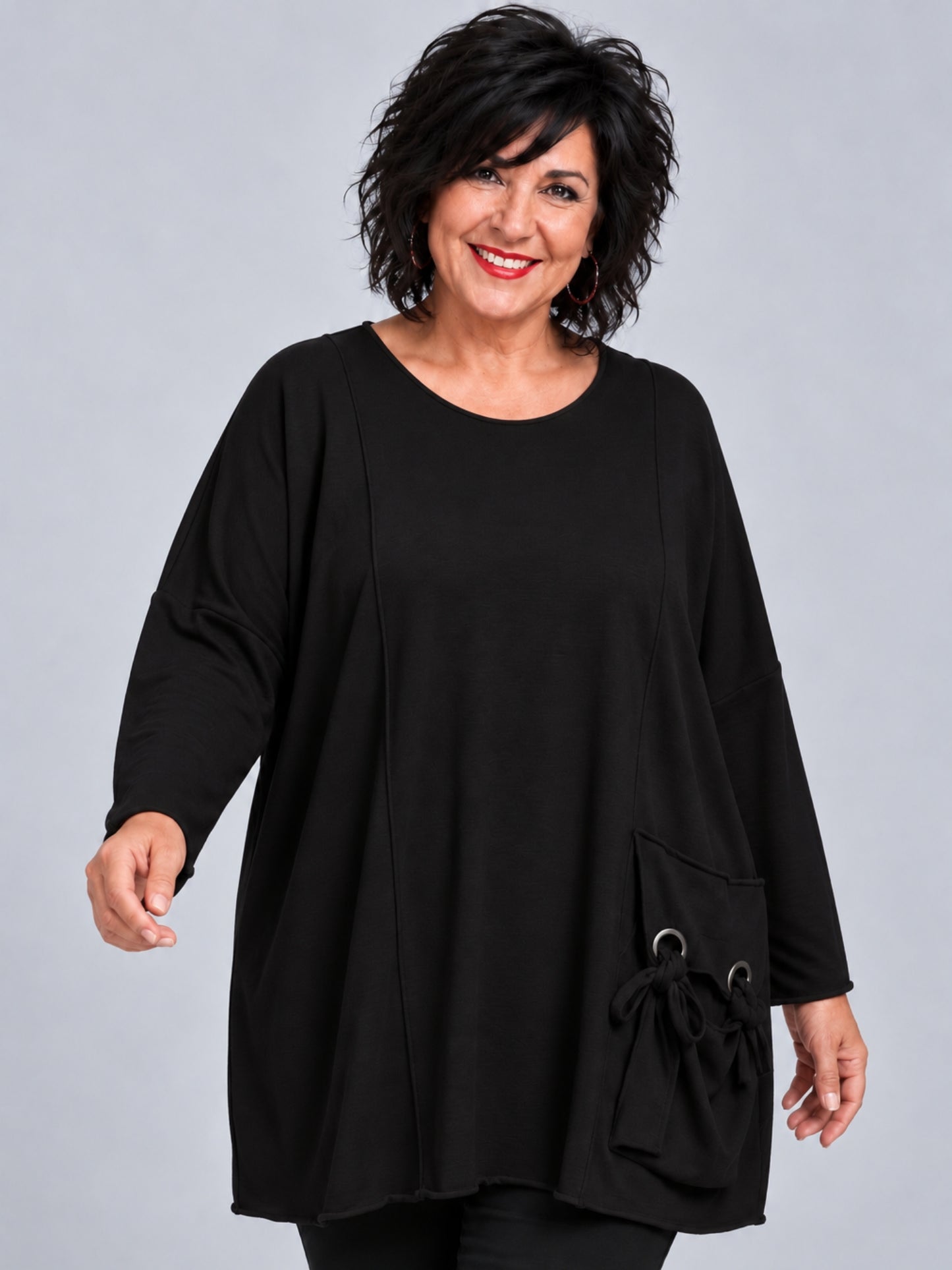 Amandine Feinstrick-Pullover mit abnehmbarer Ösen-Tasche Oversize – viele Farben, Einheitsgröße 44–60