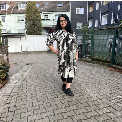 Chalou Kleid Schwarz-Creme mit grafischem Muster