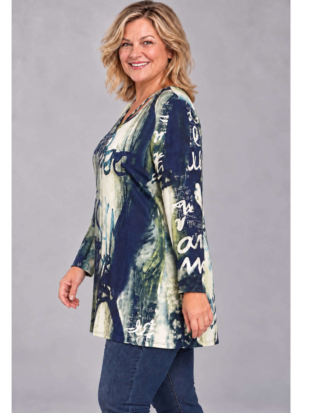 Langarmshirt mit Schrift-Print in leichter A-Linie, seitliche Ansicht