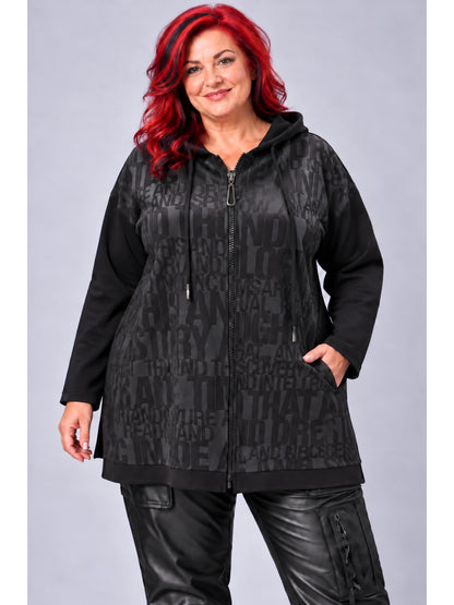 Schwarze Kapuzenjacke von Divas Planet mit Schriftdruck in Lederoptik, Hand in der Eingrifftasche, Vorderansicht