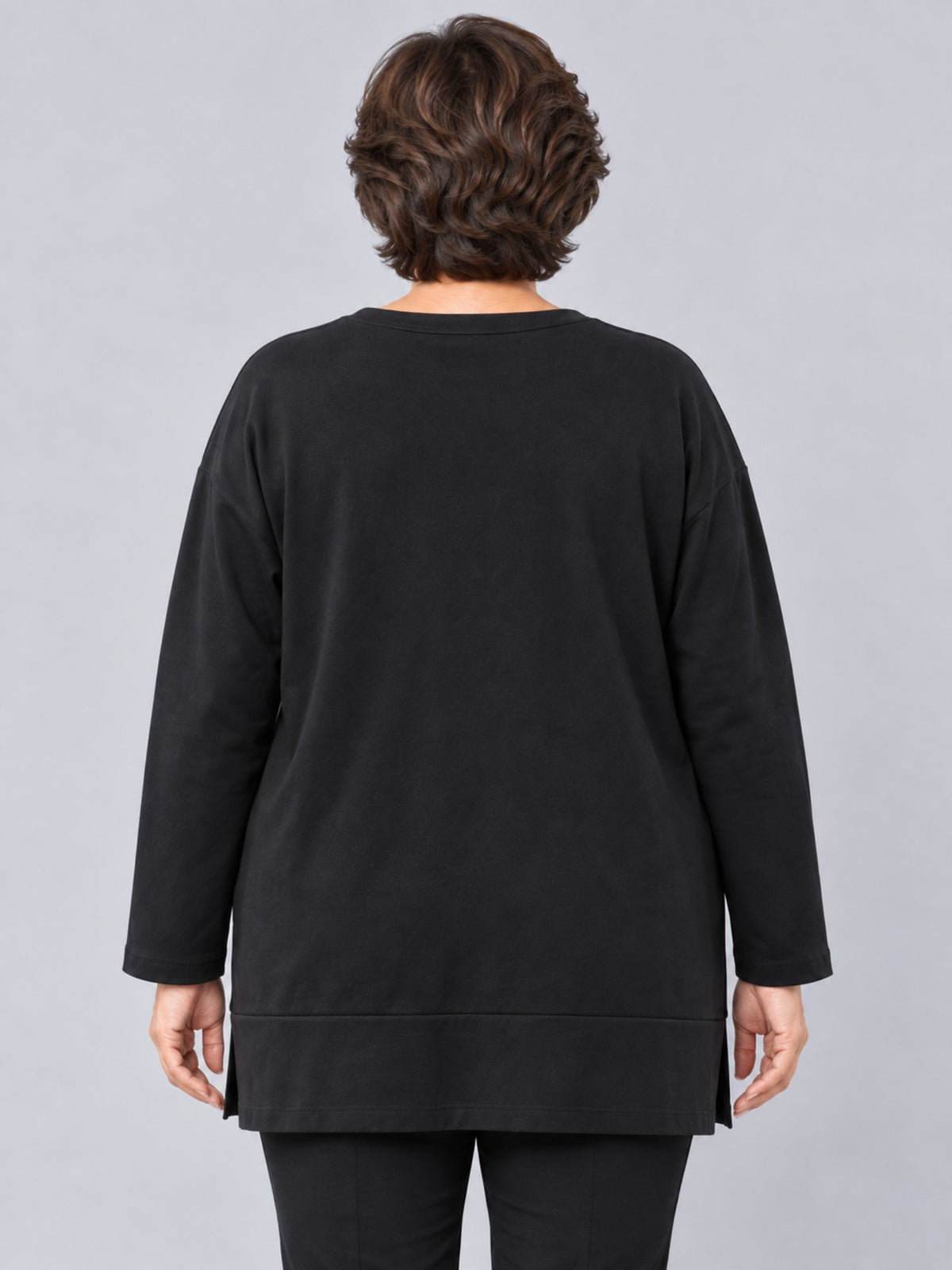 Schwarzes Sweatshirt mit breitem Saumbund und seitlichem Schlitz, Rückansicht