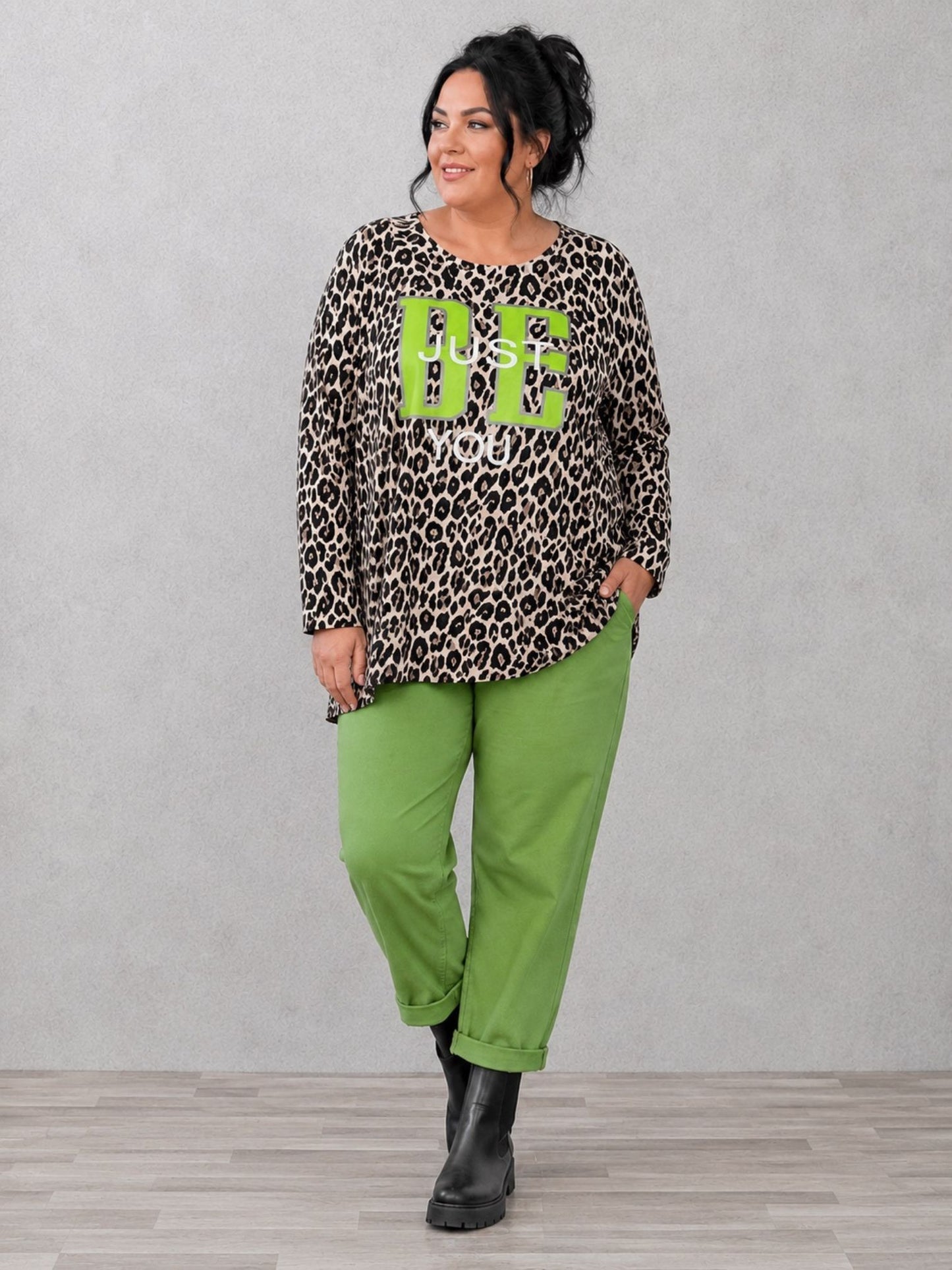 Doris Streich Sweatshirt Leo-Print mit Folienprint in Kiwi – Beige/Schwarz Gr. 44–56