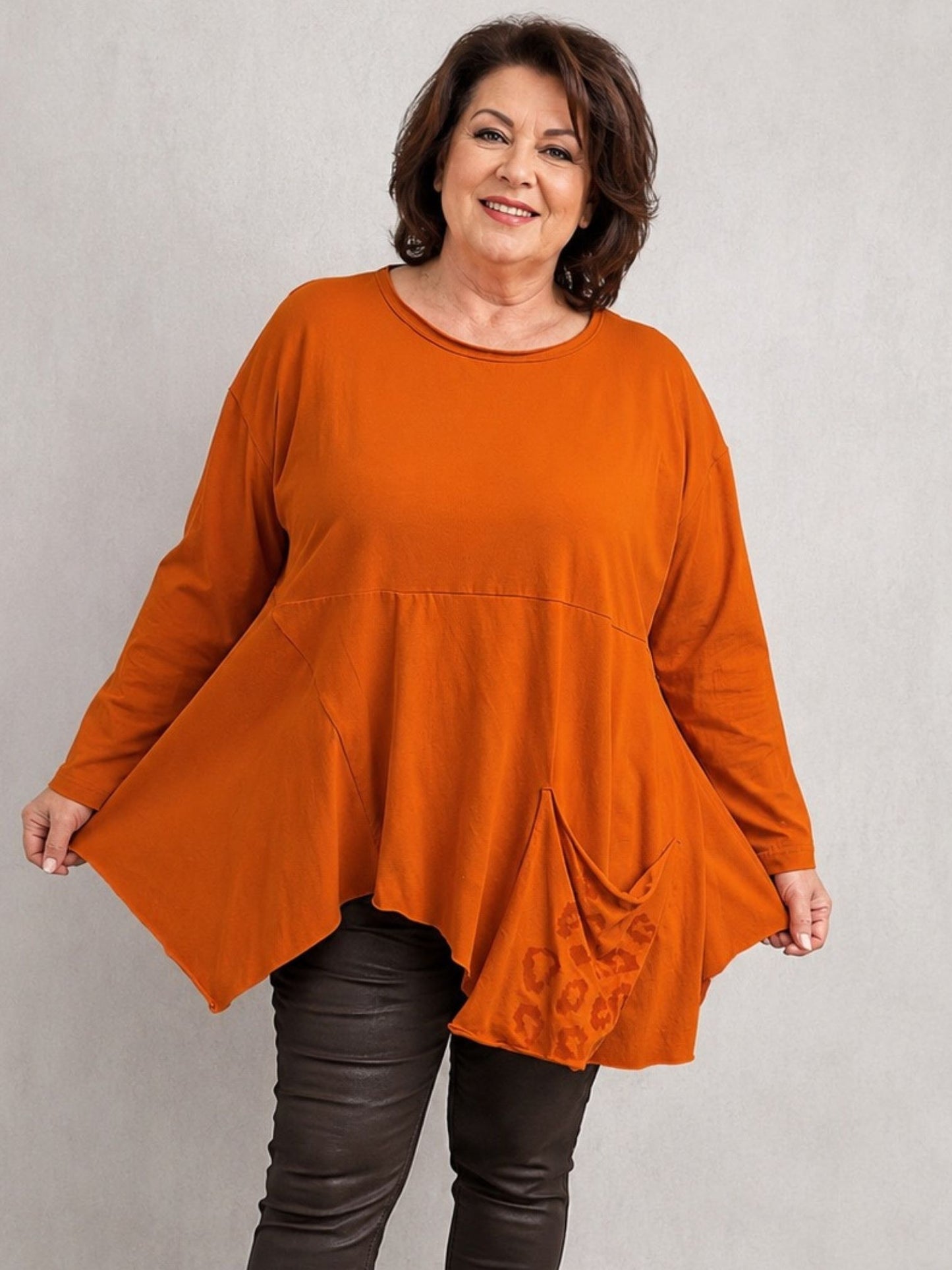 DYB Shirt Viskose A-Linie mit Leo-Tasche – Terracotta Gr. 44–58
