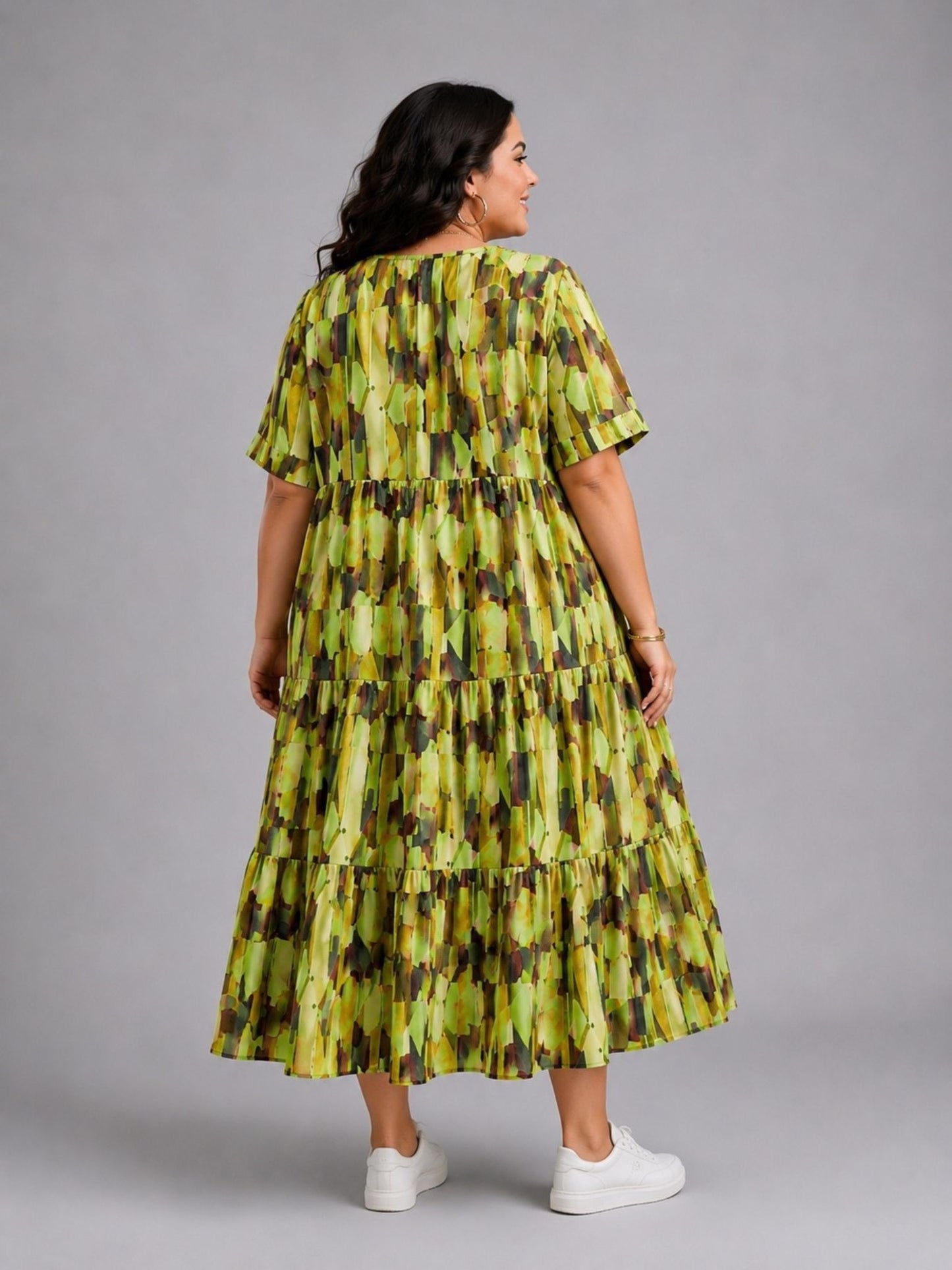 Frenzi Stufenkleid grafischer Print Grün-Olive – Einheitsgröße 44–52