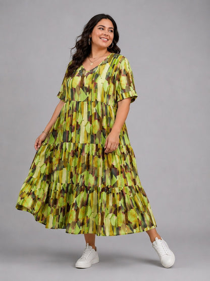 Frenzi Stufenkleid grafischer Print Grün-Olive – Einheitsgröße 44–52