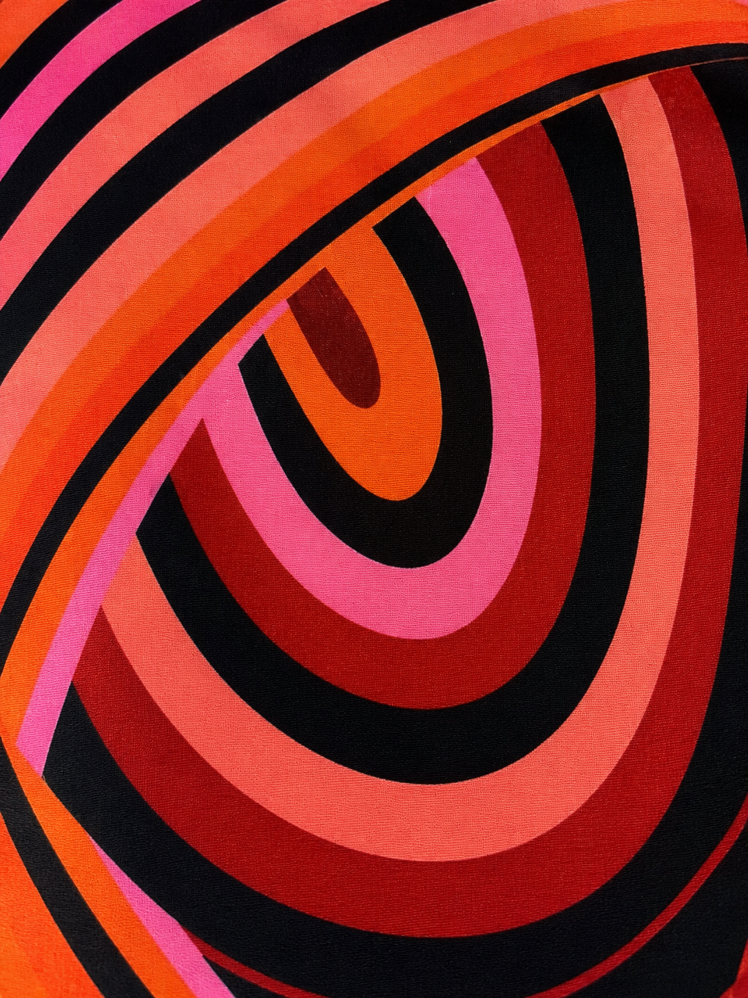 Frenzi Kleid Swirl-Print Pink-Schwarz –  mit Schlitzen, Einheitsgröße 44–58