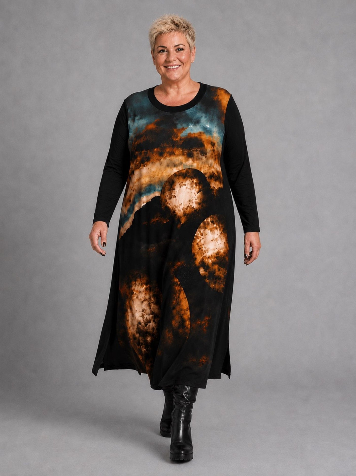 Frenzi Kleid Batikdruck Oversize – Einheitsgröße 44–58, Schwarz/Braun