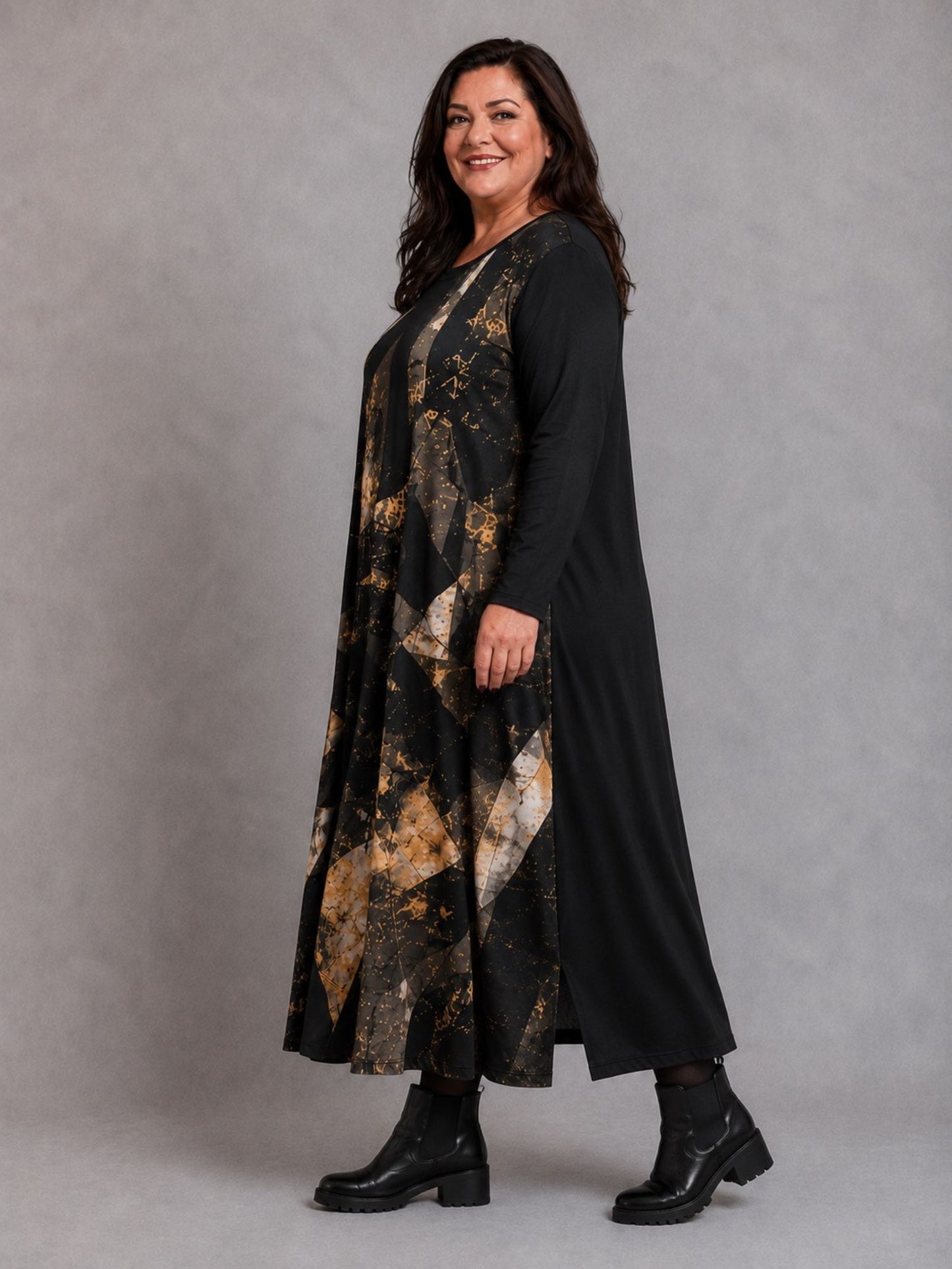 Frenzi Kleid Mosaikdruck Oversize – Einheitsgröße 44–58, Schwarz/Taupe
