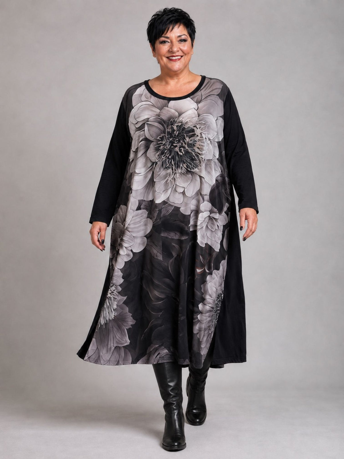 Frenzi Kleid Blütendruck Oversize – Einheitsgröße 44–58, Schwarz/Weiß