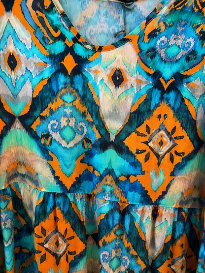 Frenzi Stufenkleid Ikat-Print Türkis-Orange – Einheitsgröße 44–52