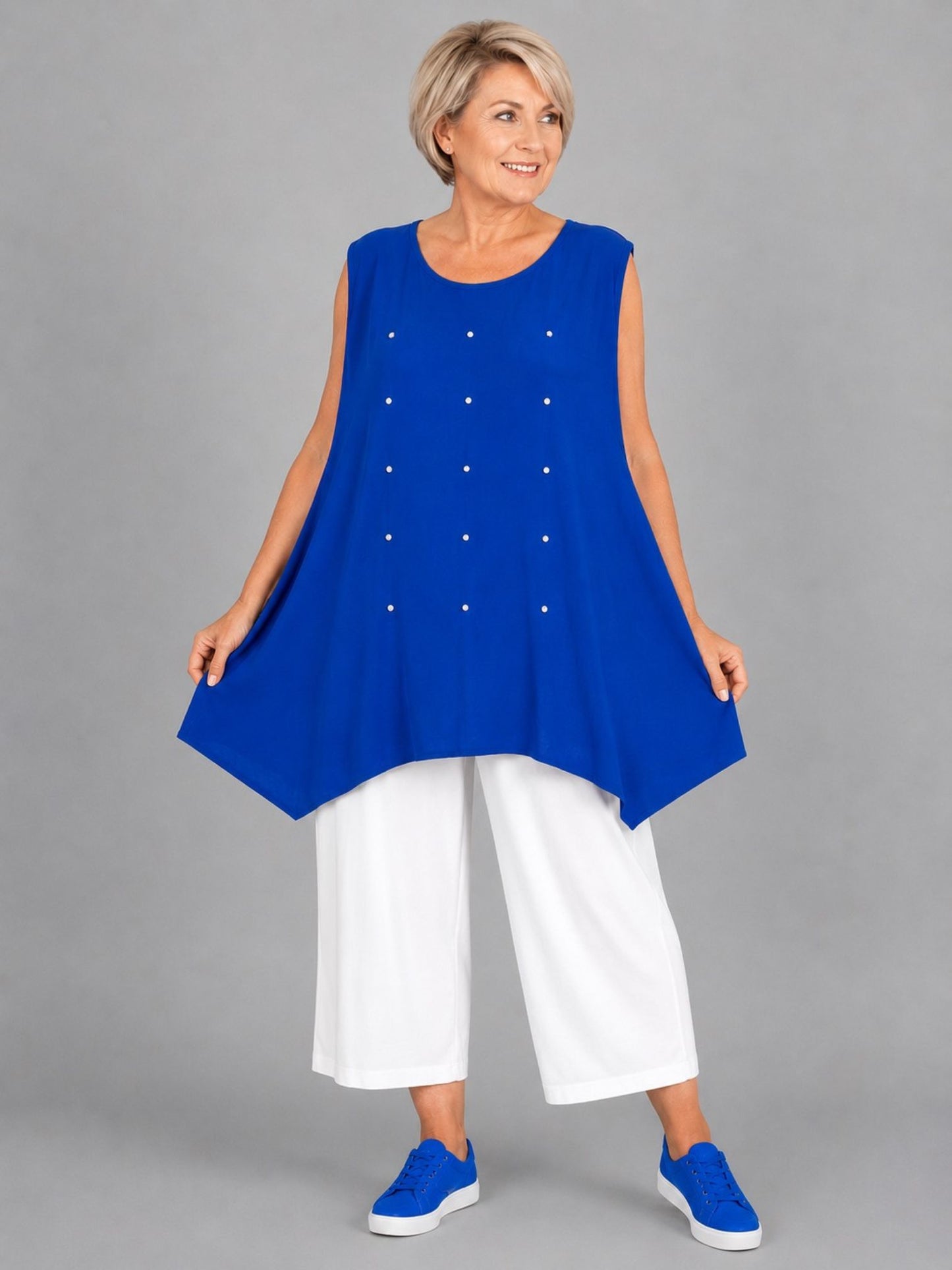 Frenzi Top mit Strassnieten – ärmellos, asymmetrischer Saum – in 5 Farben – Einheitsgröße 46–56