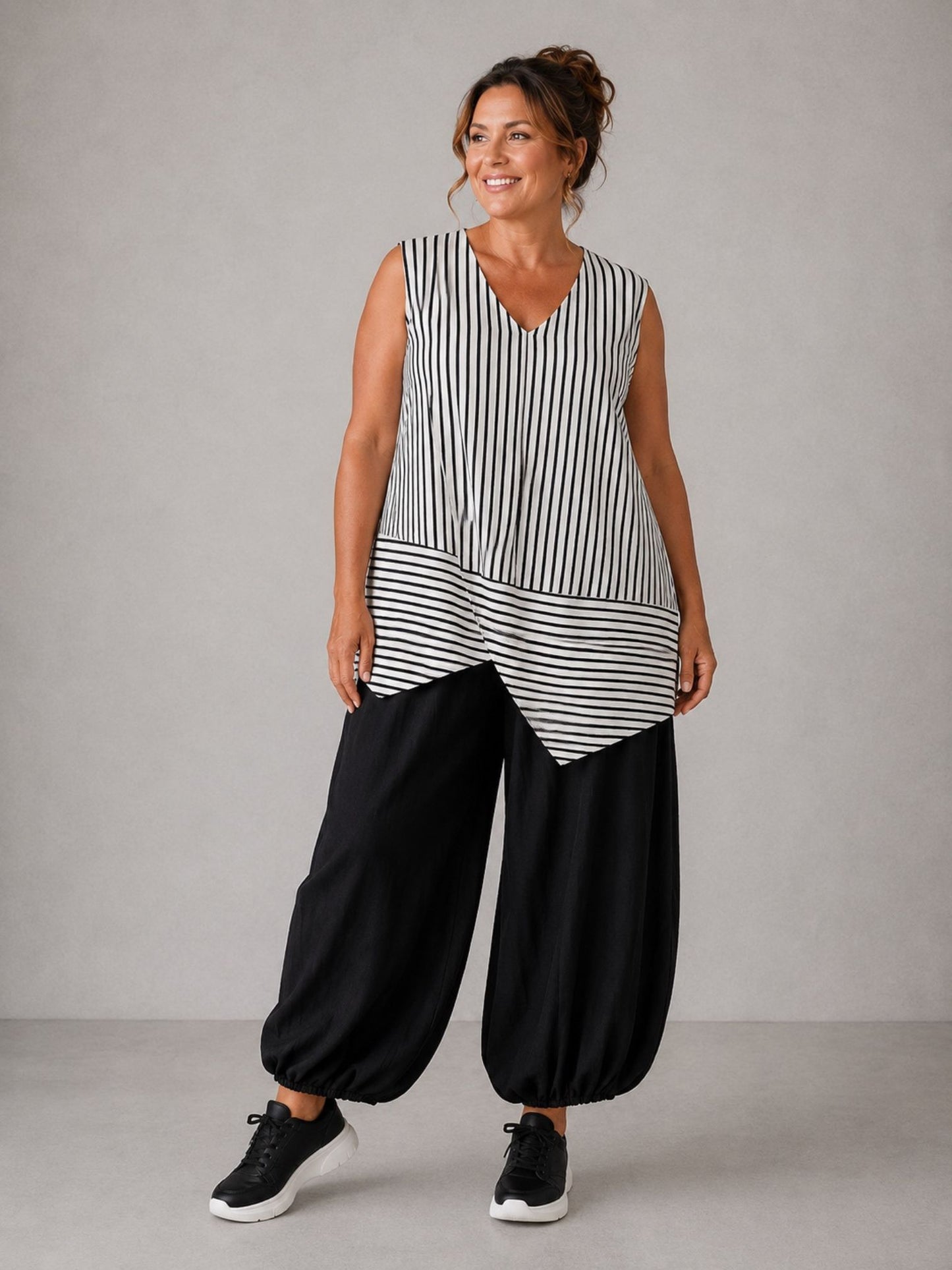 Frenzi Top Viskose Streifen-Lagenlook ärmellos – Schwarz/Weiß, Weiß/Schwarz & Graublau/Weiß, Einheitsgröße 46–52