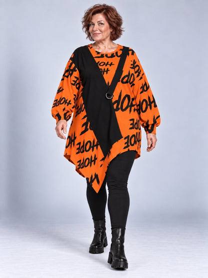 Oranges Longshirt mit schwarzem HOPE-Schriftzug und Band mit silbernem Ring, Vorderansicht