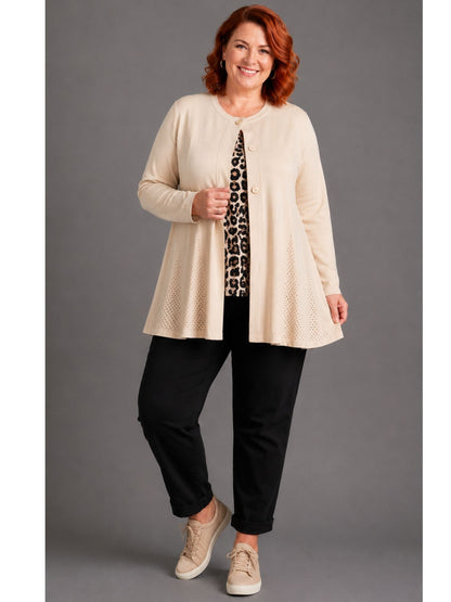 Heimod Strickjacke mit Ajour-Saum – Sand, Pink, Rot, Weiß – Große Größen 44–60