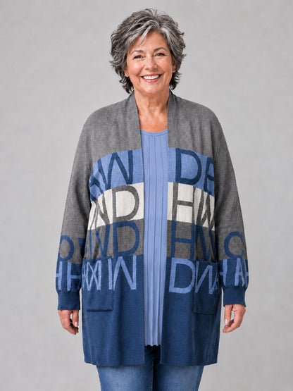 Heimod Strickjacke Baumwolle mit Buchstaben-Muster – Blau/Grau Gr. 44–60