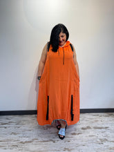 Lade das Bild in den Galerie-Viewer, Rita Fink by Moccoco Kleid mit Kapuze Gr. 44 - 54
