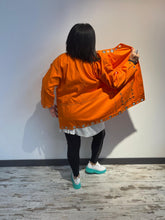 Lade das Bild in den Galerie-Viewer, Moccoco Jeansjacke Lochnieten verschiedene Farben 44-58
