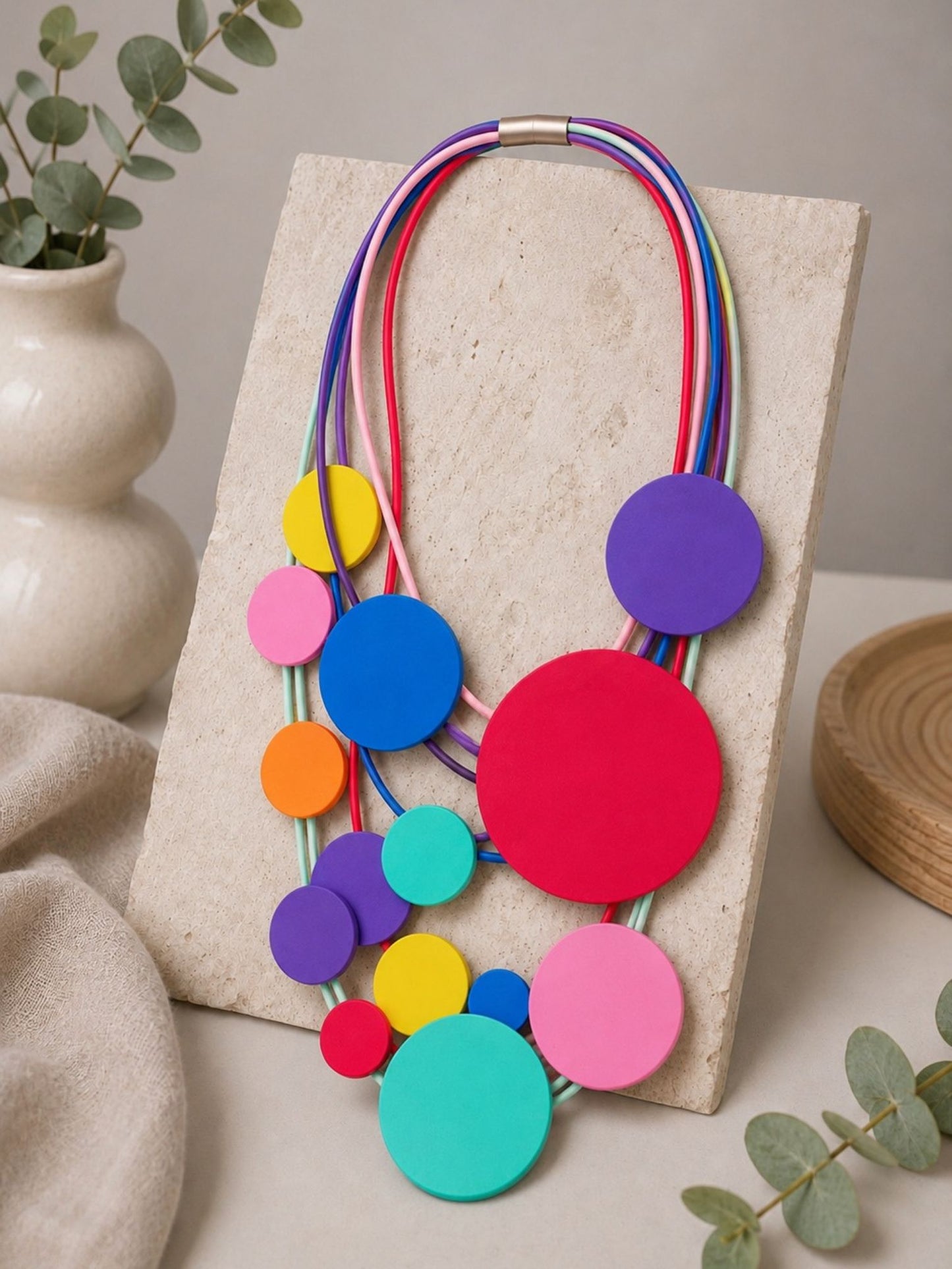 Bunte Kautschuk-Kette mit Schaumstoff-Kreisen – mehrreihig, Magnetverschluss